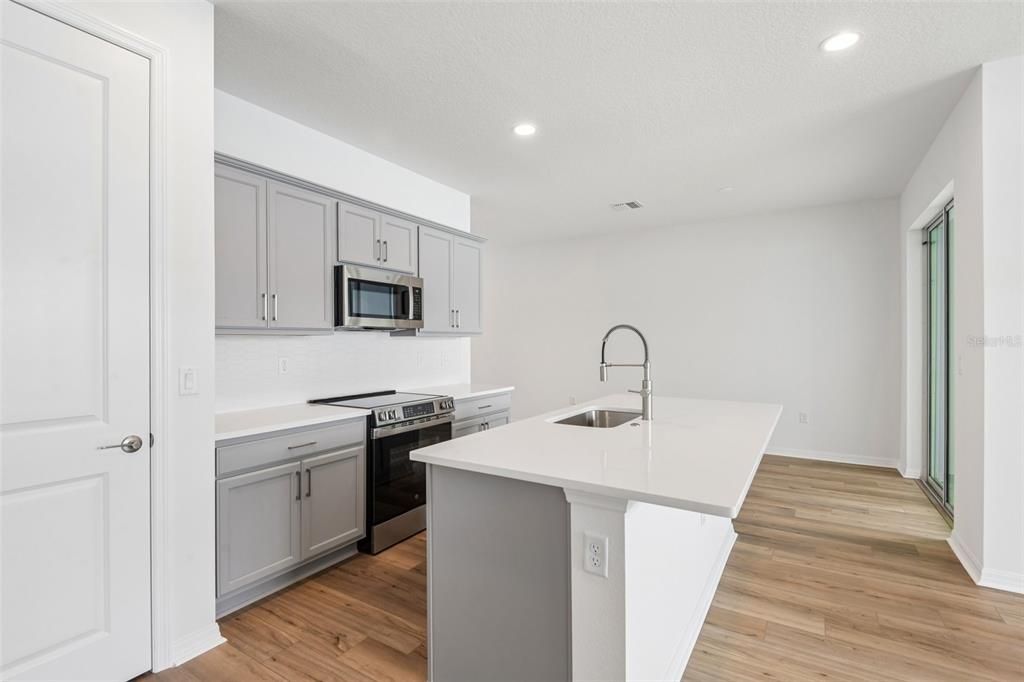 待售: $421,000 (3 贝兹, 2 浴室, 1788 平方英尺)
