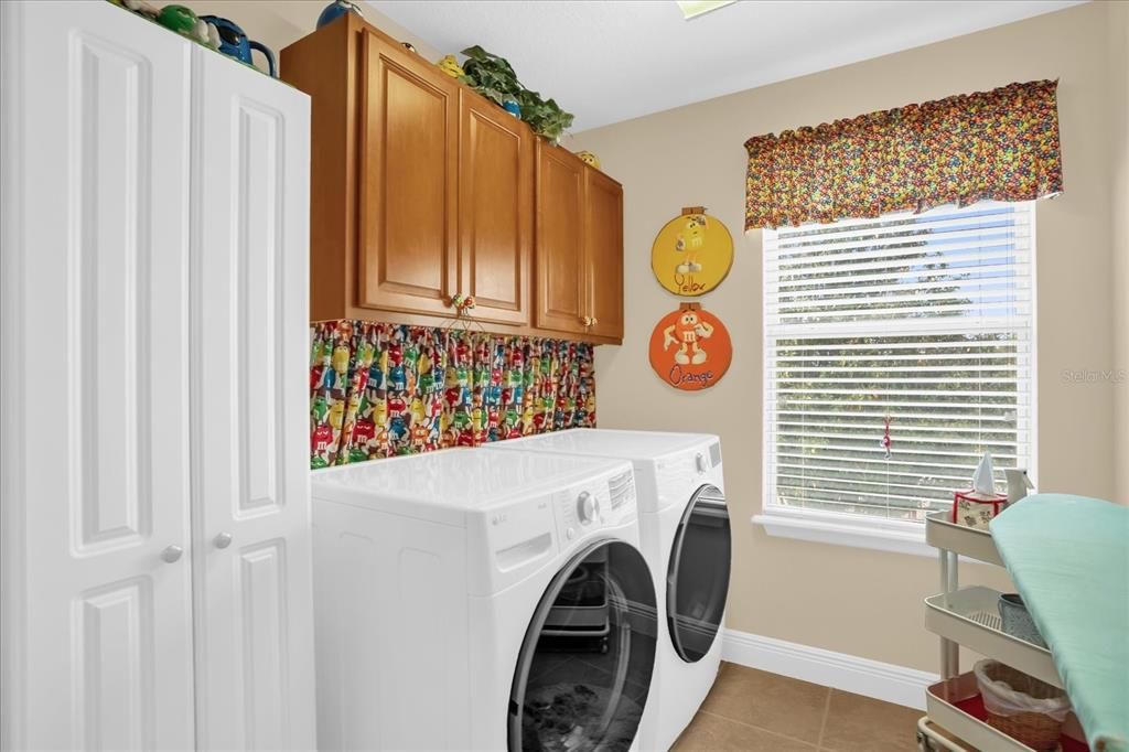 На продажу: $339,990 (4 спален, 2 ванн, 1843 Квадратных фут)