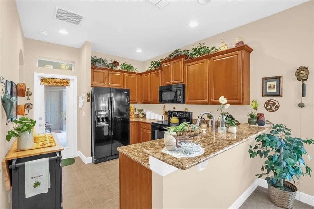 На продажу: $339,990 (4 спален, 2 ванн, 1843 Квадратных фут)