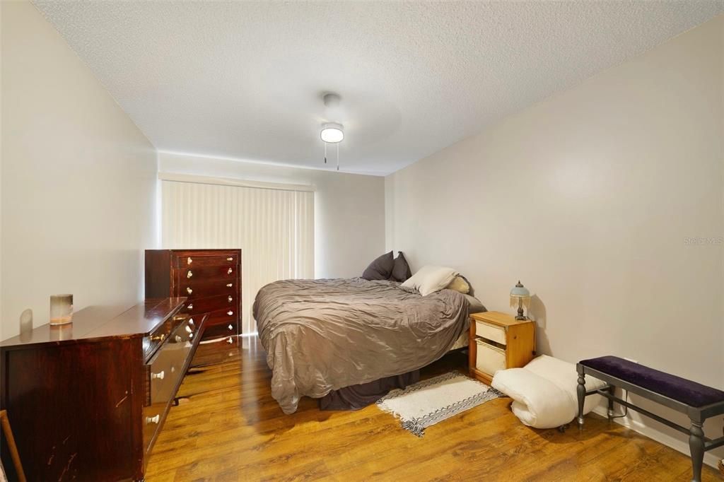 For Sale: $250,000 (3 beds, 2 baths, 1275 Square Feet)