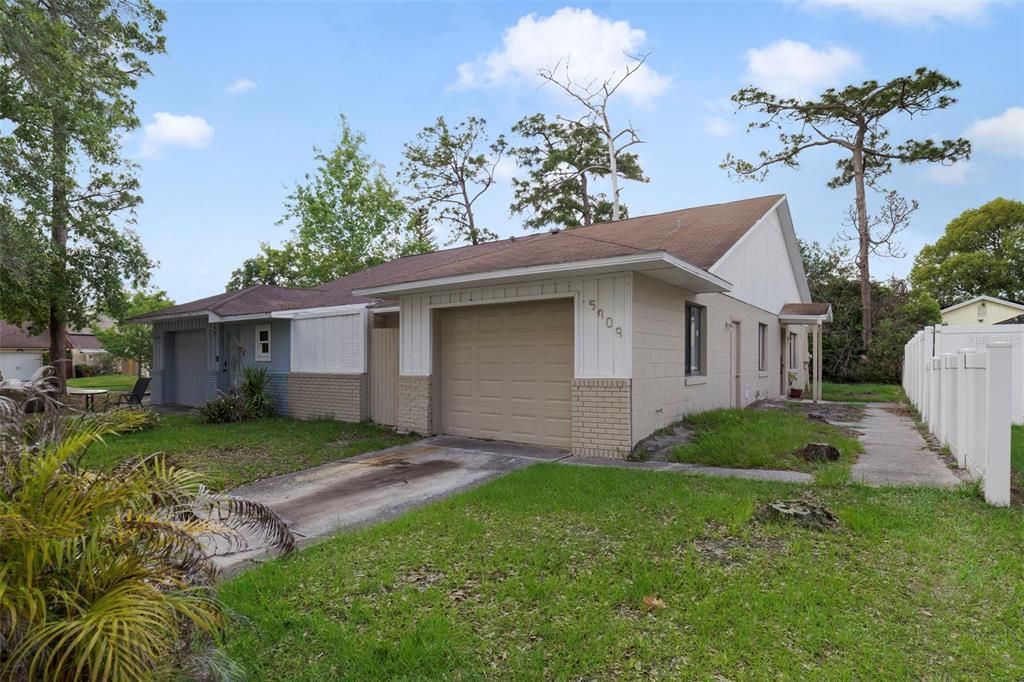 For Sale: $250,000 (3 beds, 2 baths, 1275 Square Feet)