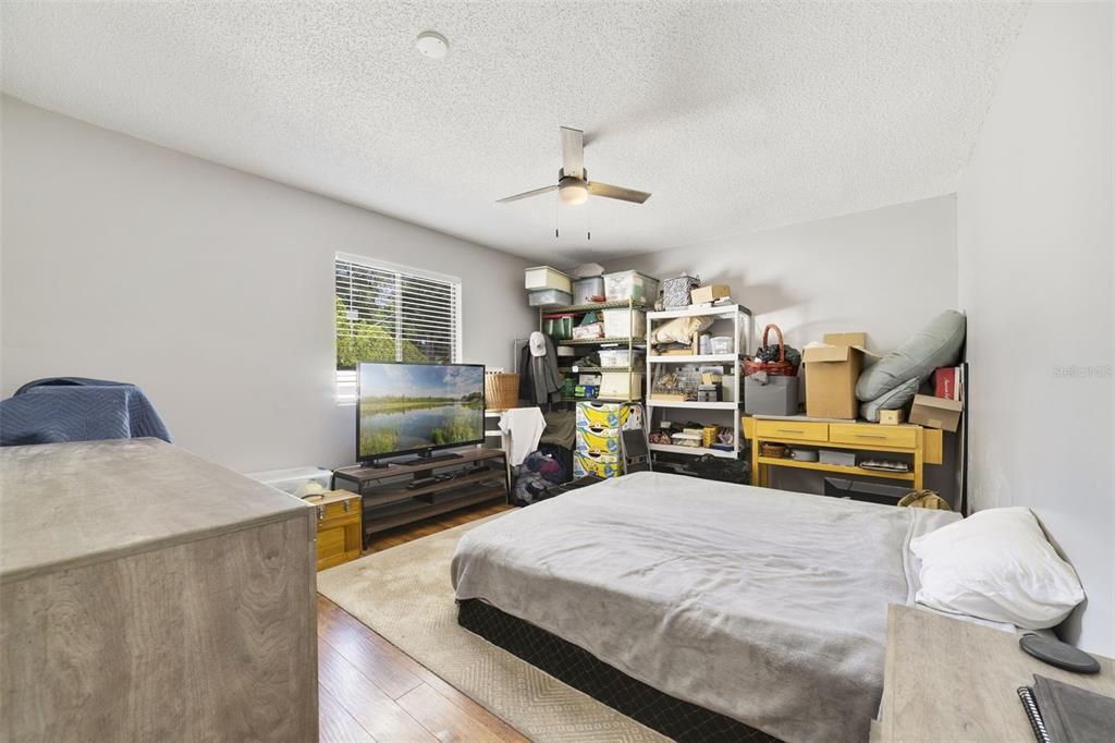 For Sale: $250,000 (3 beds, 2 baths, 1275 Square Feet)