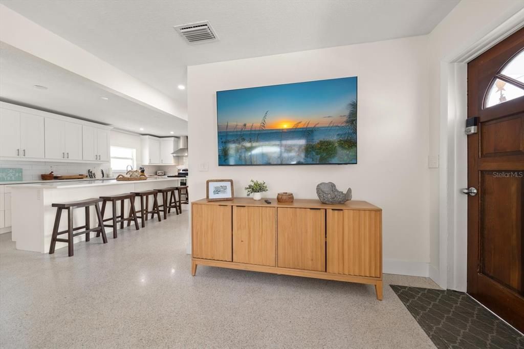 For Sale: $775,000 (3 beds, 2 baths, 1092 Square Feet)