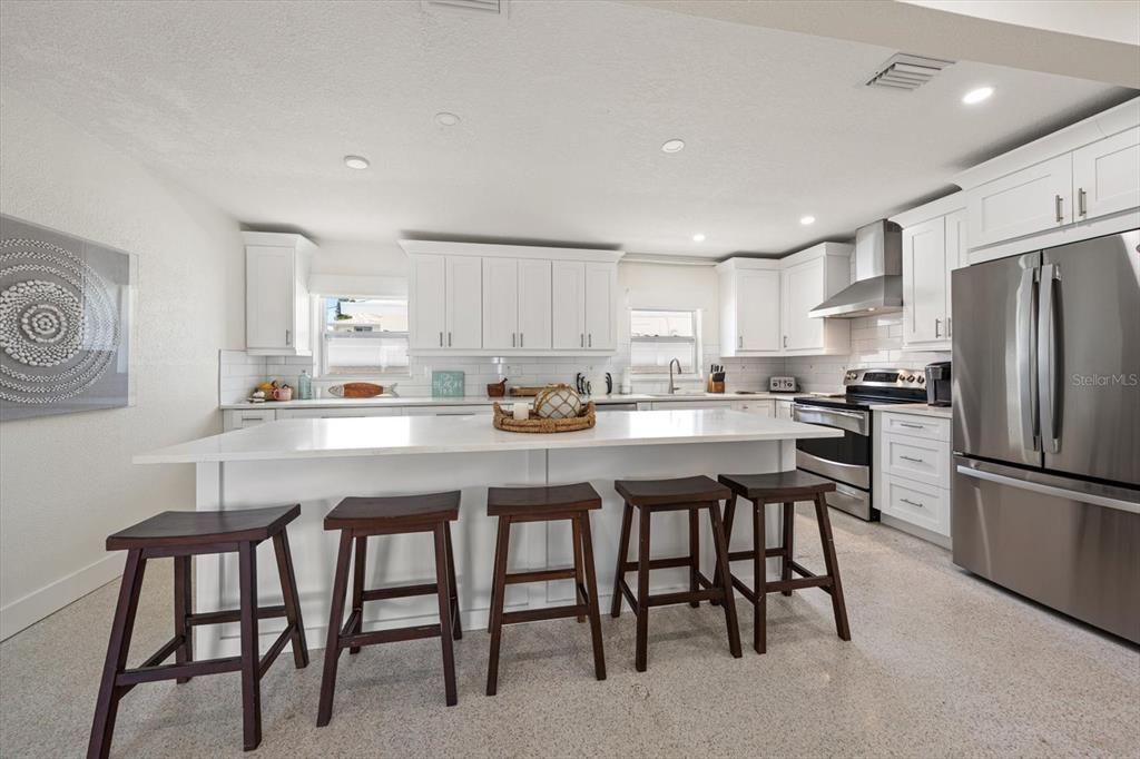 For Sale: $775,000 (3 beds, 2 baths, 1092 Square Feet)