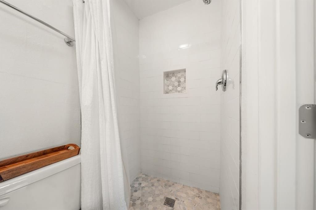 For Sale: $775,000 (3 beds, 2 baths, 1092 Square Feet)