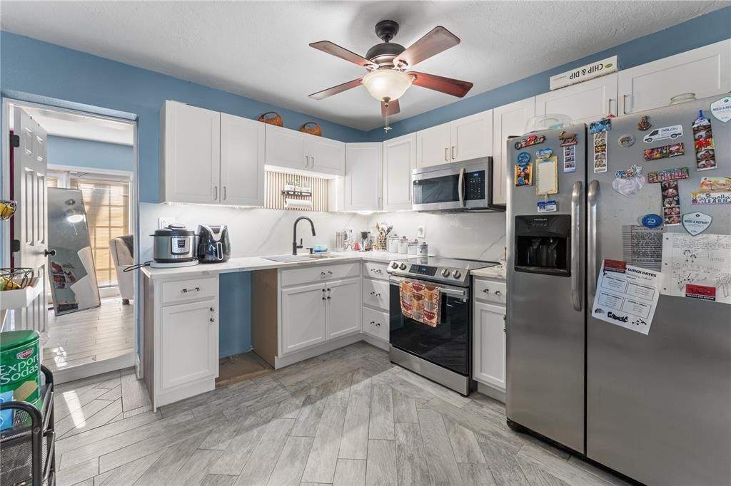 For Sale: $319,999 (3 beds, 1 baths, 1138 Square Feet)