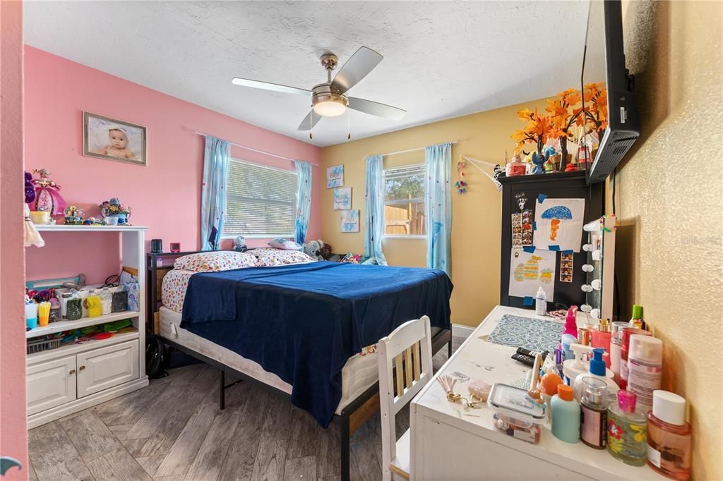 For Sale: $319,999 (3 beds, 1 baths, 1138 Square Feet)