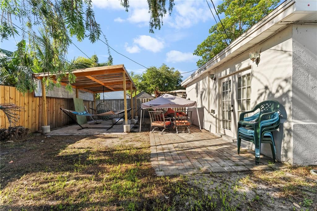 For Sale: $319,999 (3 beds, 1 baths, 1138 Square Feet)