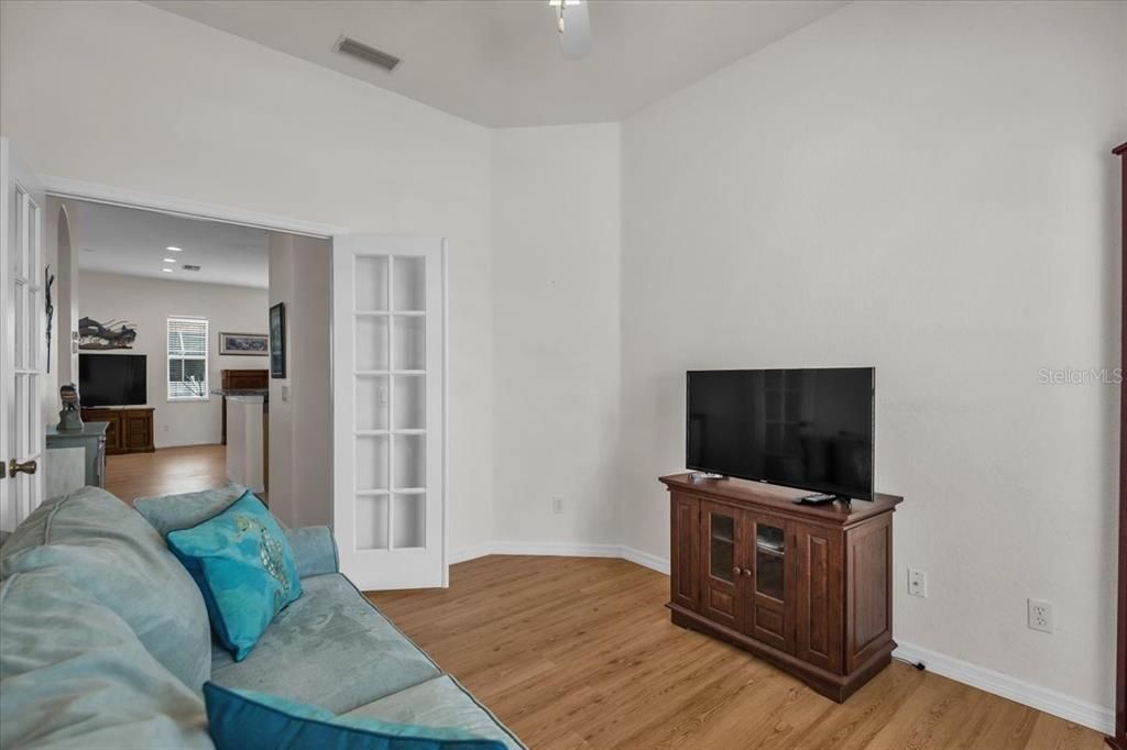 En Venta: $360,000 (3 camas, 2 baños, 2193 Pies cuadrados)