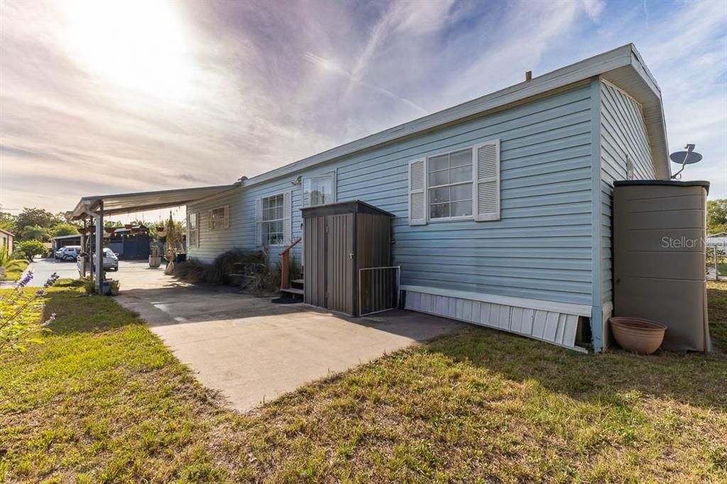 For Sale: $185,000 (2 beds, 2 baths, 1296 Square Feet)