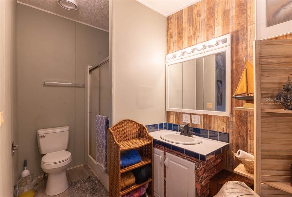 For Sale: $185,000 (2 beds, 2 baths, 1296 Square Feet)