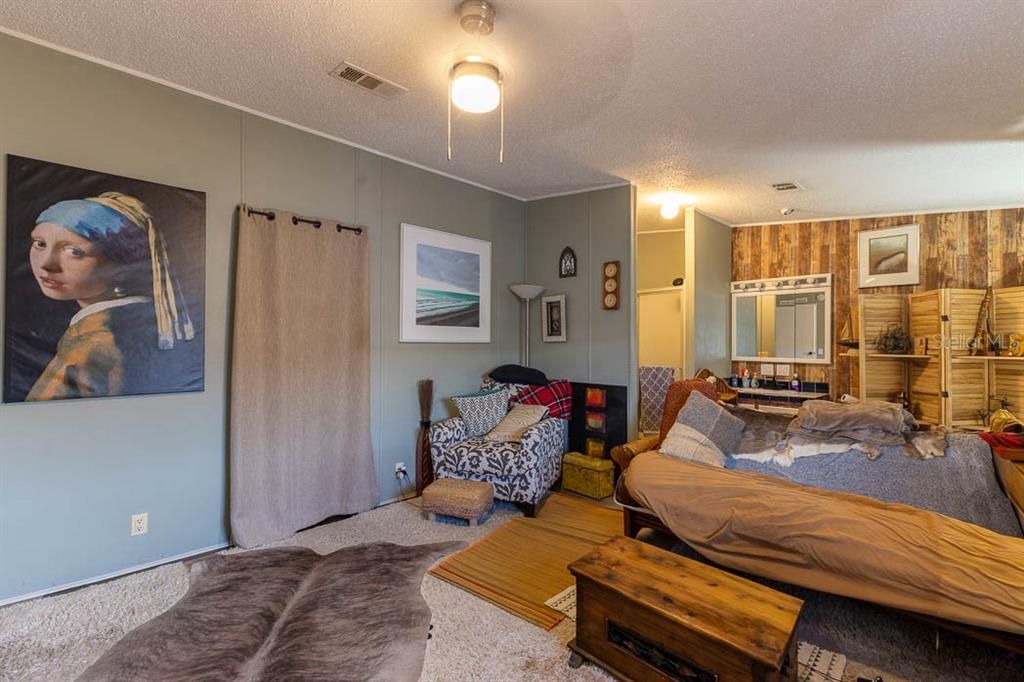 For Sale: $185,000 (2 beds, 2 baths, 1296 Square Feet)