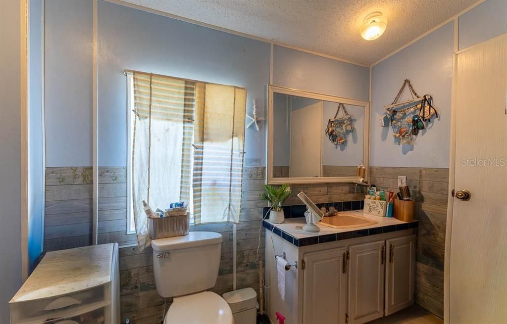 For Sale: $185,000 (2 beds, 2 baths, 1296 Square Feet)