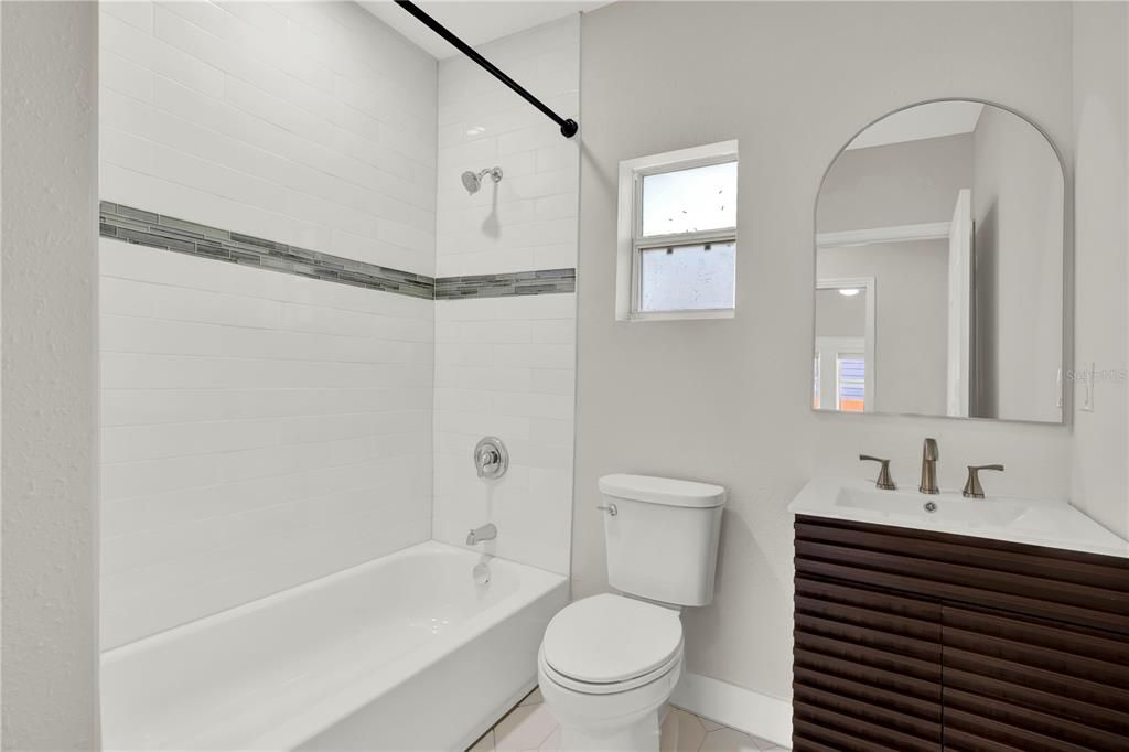 En Venta: $579,995 (4 camas, 3 baños, 1467 Pies cuadrados)