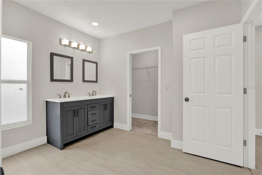 En Venta: $579,995 (4 camas, 3 baños, 1467 Pies cuadrados)