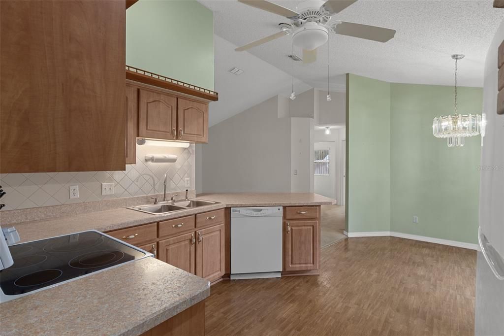 For Sale: $269,900 (3 beds, 2 baths, 1243 Square Feet)