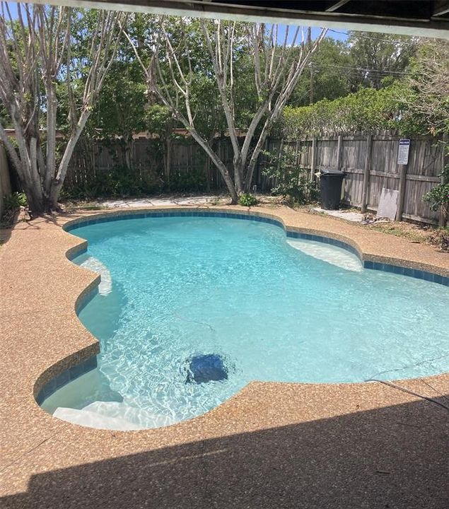 For Rent: $2,000 (2 beds, 1 baths, 1000 Square Feet)