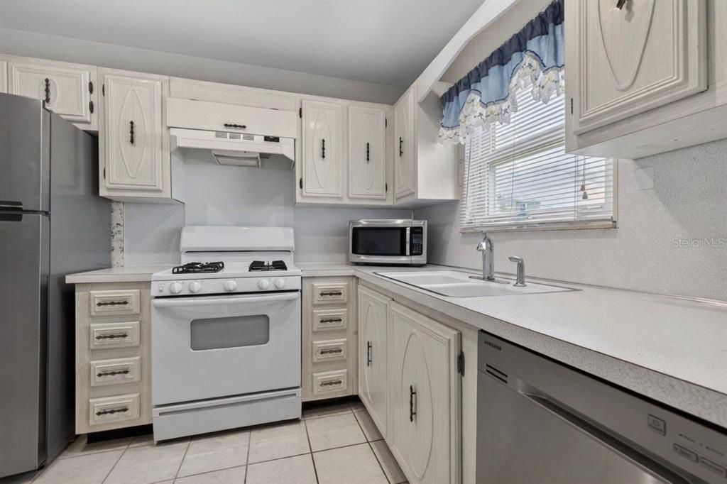 En Venta: $99,900 (2 camas, 2 baños, 1110 Pies cuadrados)