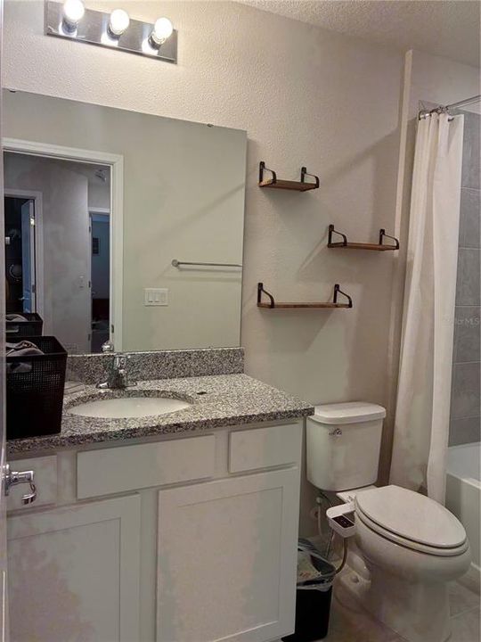 For Rent: $2,400 (3 beds, 2 baths, 1762 Square Feet)