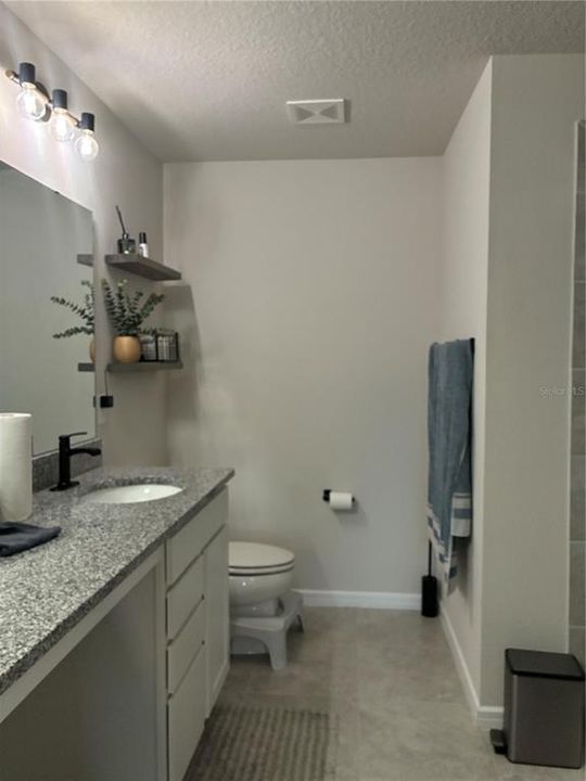 For Rent: $2,400 (3 beds, 2 baths, 1762 Square Feet)