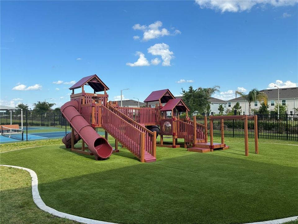 For Rent: $2,400 (3 beds, 2 baths, 1762 Square Feet)