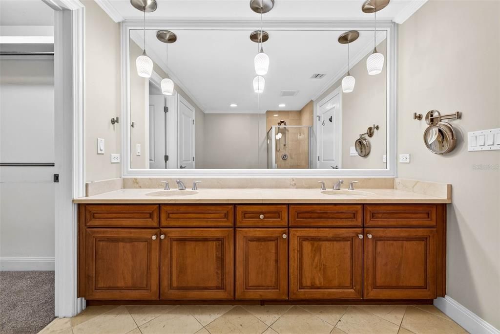For Rent: $4,500 (2 beds, 2 baths, 1242 Square Feet)