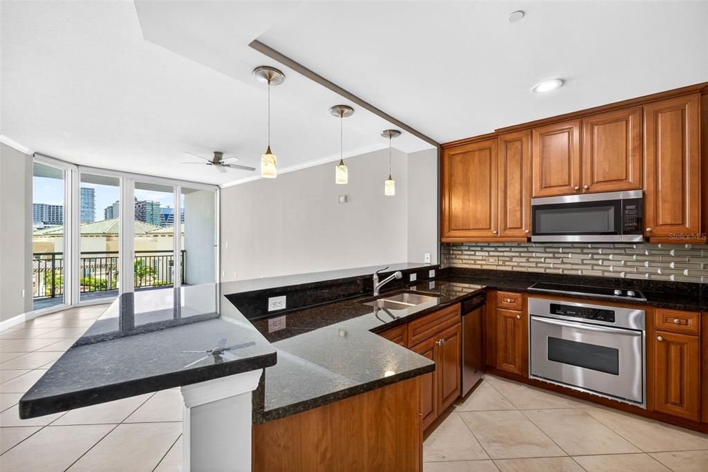 For Rent: $4,500 (2 beds, 2 baths, 1242 Square Feet)