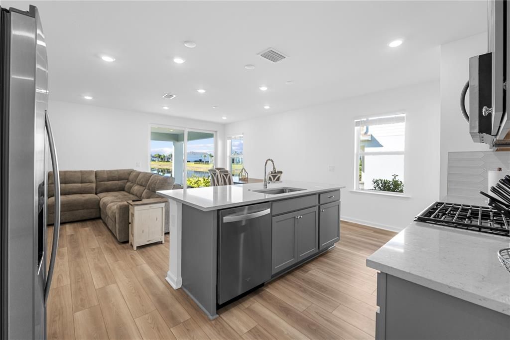 For Rent: $2,800 (4 beds, 2 baths, 1580 Square Feet)