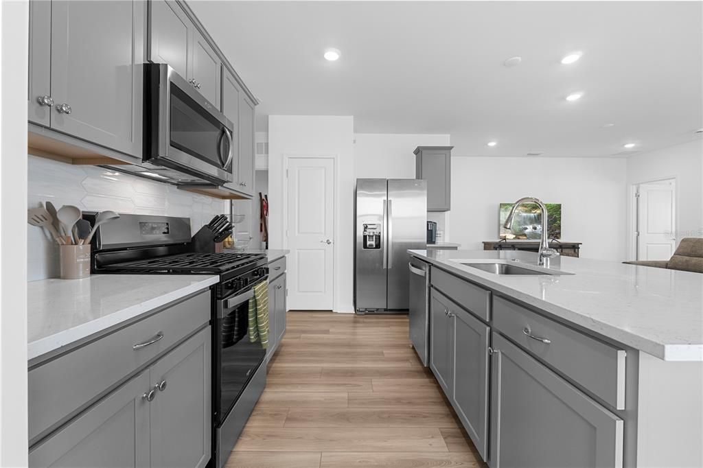 For Rent: $2,800 (4 beds, 2 baths, 1580 Square Feet)