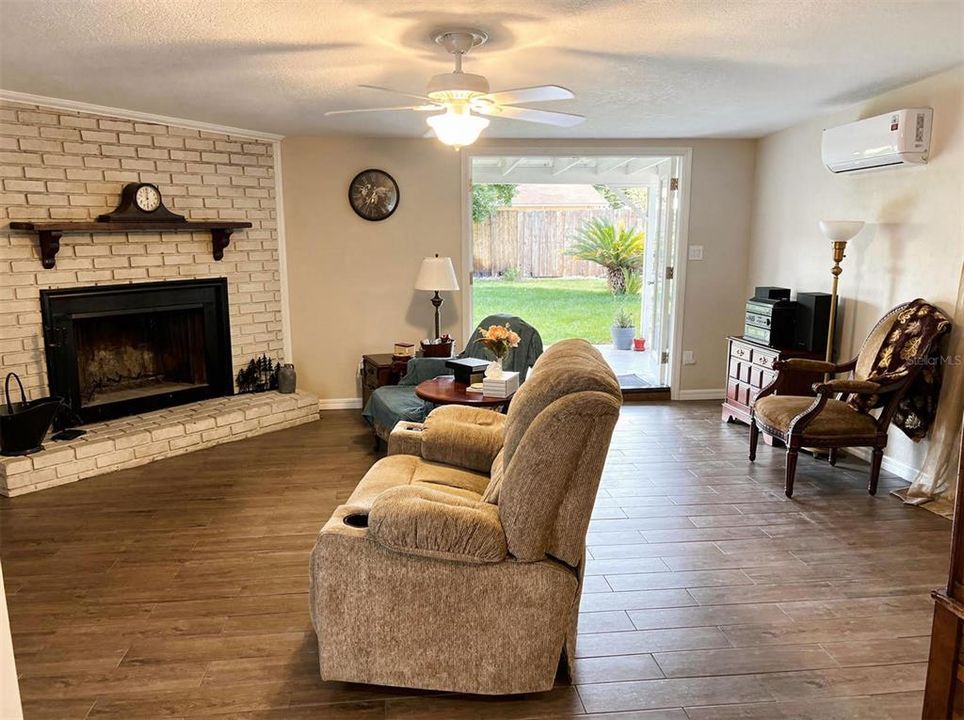 For Sale: $269,900 (3 beds, 2 baths, 1544 Square Feet)