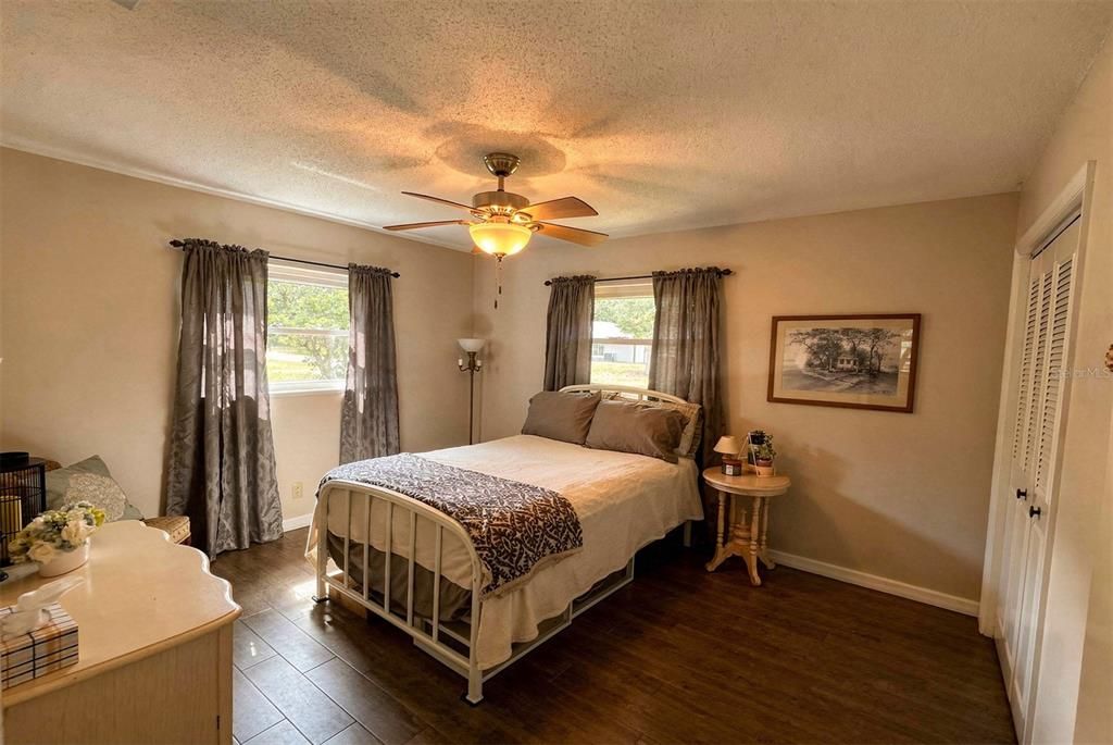 For Sale: $269,900 (3 beds, 2 baths, 1544 Square Feet)