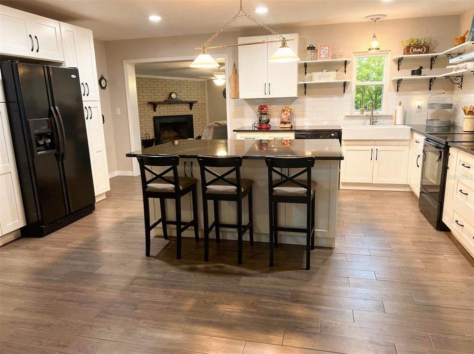 For Sale: $269,900 (3 beds, 2 baths, 1544 Square Feet)