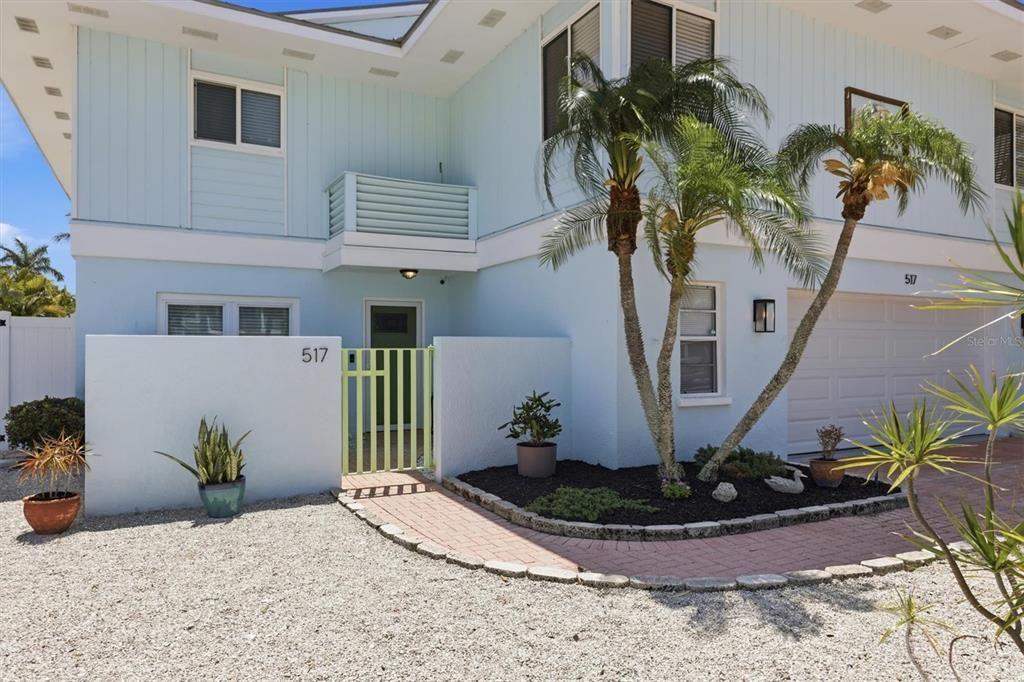 For Sale: $2,499,900 (4 beds, 4 baths, 2826 Square Feet)