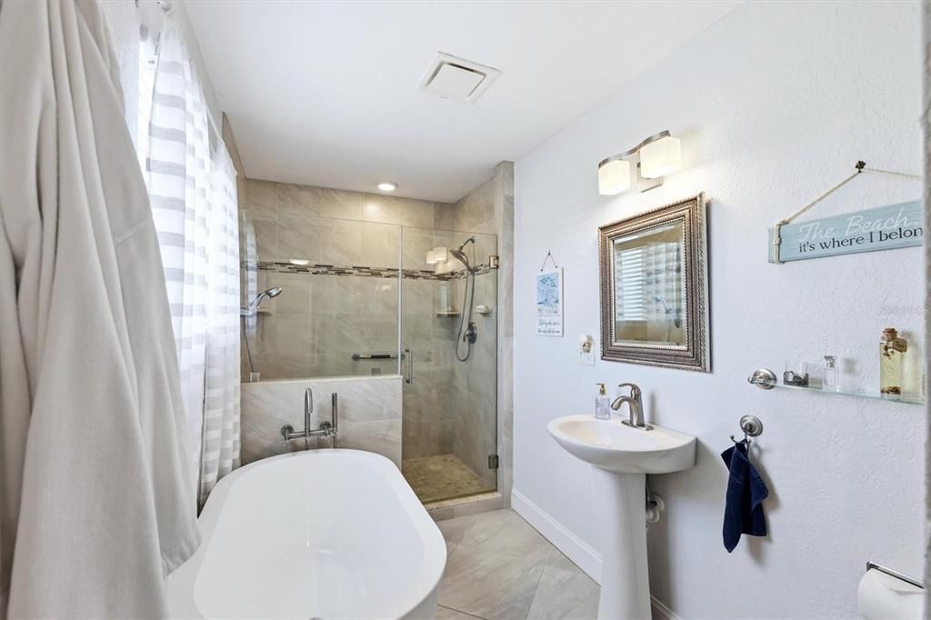For Sale: $2,499,900 (4 beds, 4 baths, 2826 Square Feet)