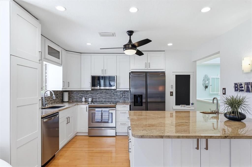 For Sale: $2,499,900 (4 beds, 4 baths, 2826 Square Feet)