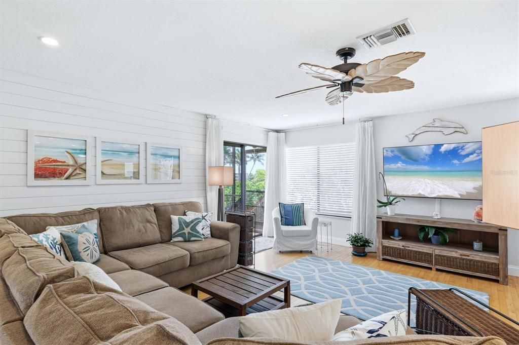 For Sale: $2,499,900 (4 beds, 4 baths, 2826 Square Feet)