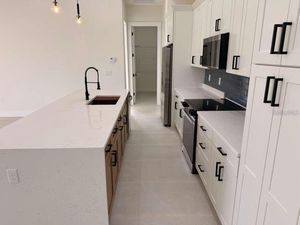 En Renta: $3,200 (4 camas, 3 baños, 2286 Pies cuadrados)