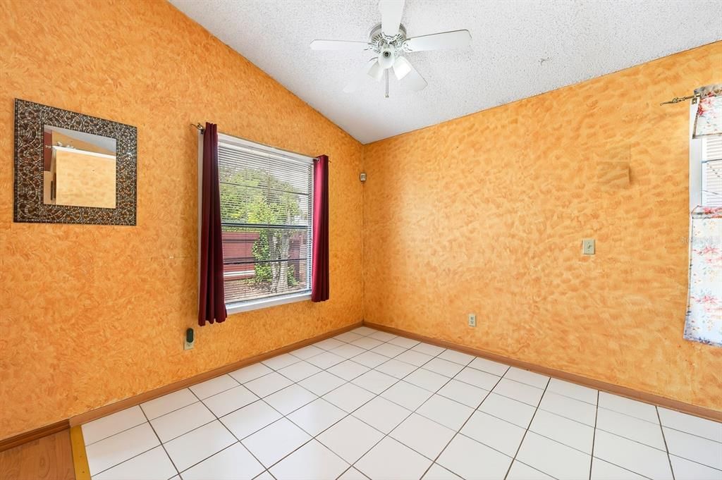 For Sale: $299,900 (3 beds, 2 baths, 1113 Square Feet)