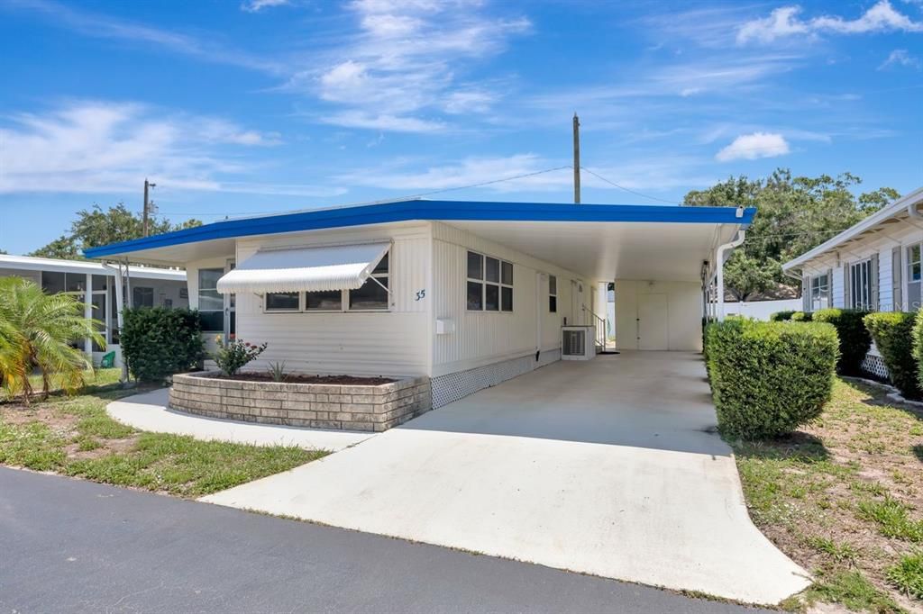For Sale: $100,000 (1 beds, 1 baths, 624 Square Feet)