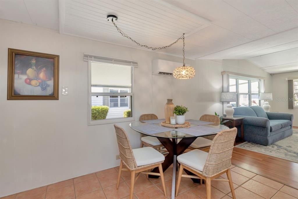For Sale: $100,000 (1 beds, 1 baths, 624 Square Feet)