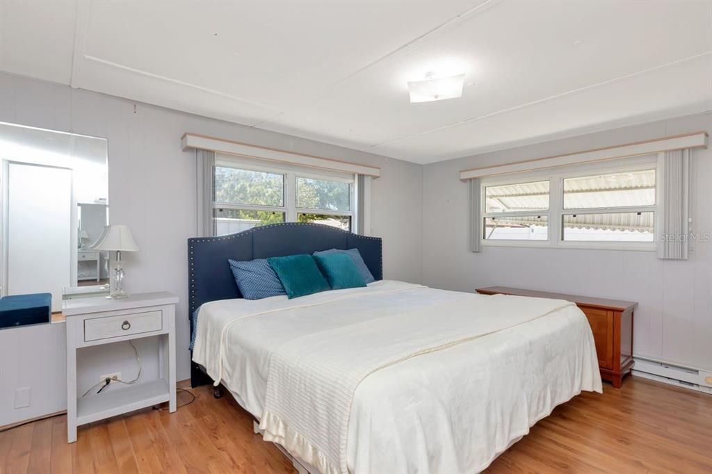 For Sale: $100,000 (1 beds, 1 baths, 624 Square Feet)