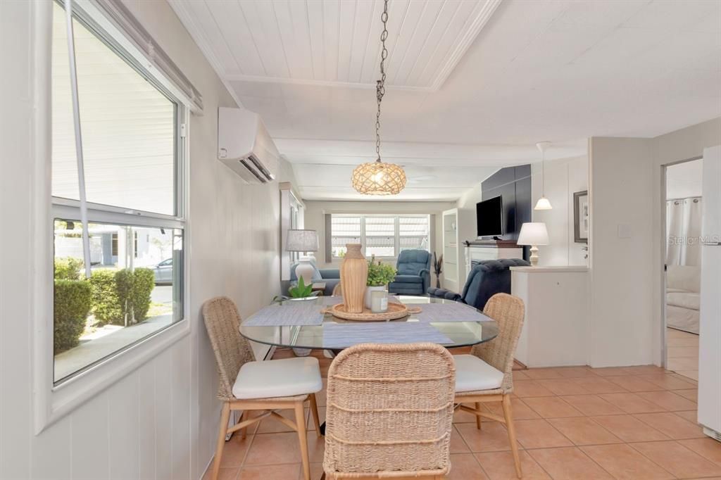 For Sale: $100,000 (1 beds, 1 baths, 624 Square Feet)
