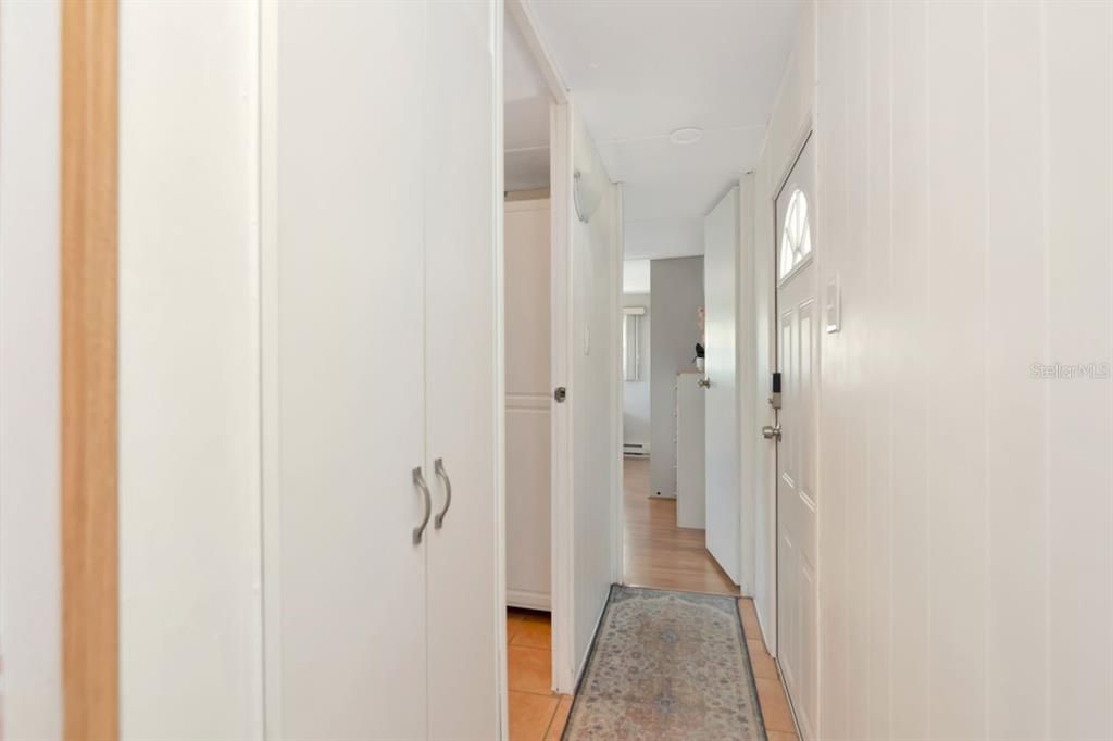 For Sale: $100,000 (1 beds, 1 baths, 624 Square Feet)