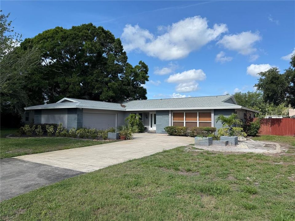 For Rent: $3,800 (4 beds, 3 baths, 2475 Square Feet)