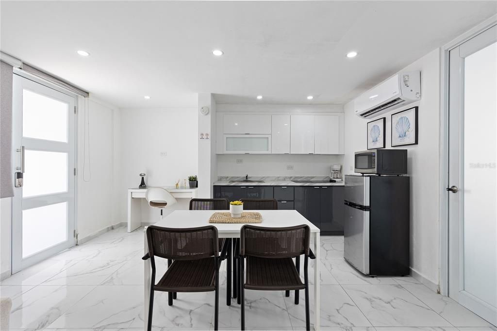 En Venta: $675,000 (8 camas, 7 baños, 3500 Pies cuadrados)