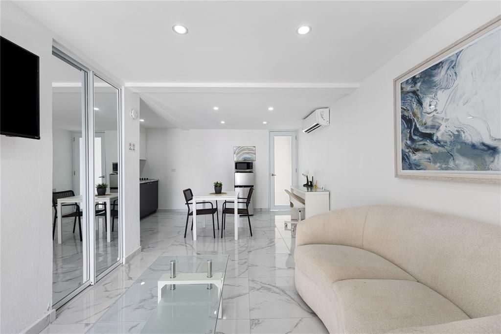 En Venta: $675,000 (8 camas, 7 baños, 3500 Pies cuadrados)