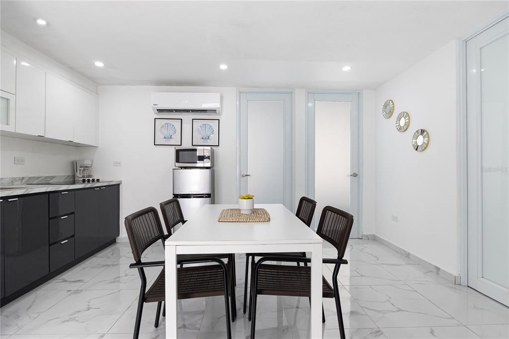 En Venta: $675,000 (8 camas, 7 baños, 3500 Pies cuadrados)