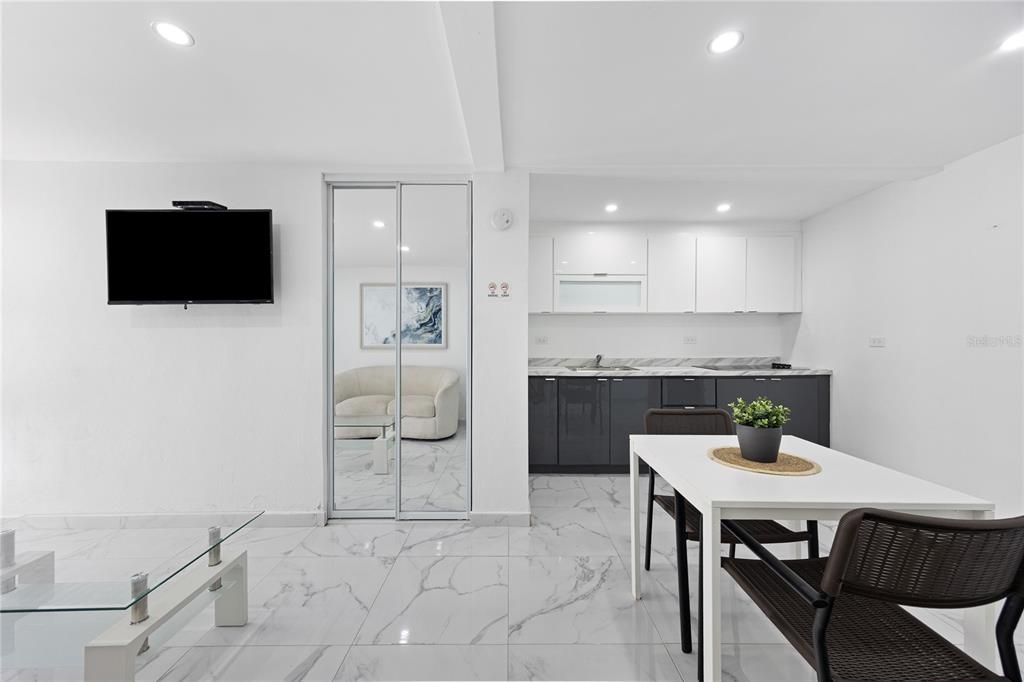En Venta: $675,000 (8 camas, 7 baños, 3500 Pies cuadrados)