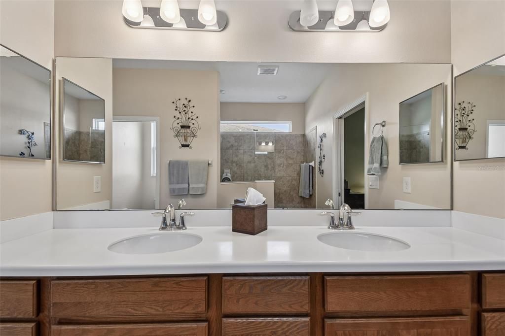 For Sale: $515,000 (4 beds, 3 baths, 2580 Square Feet)