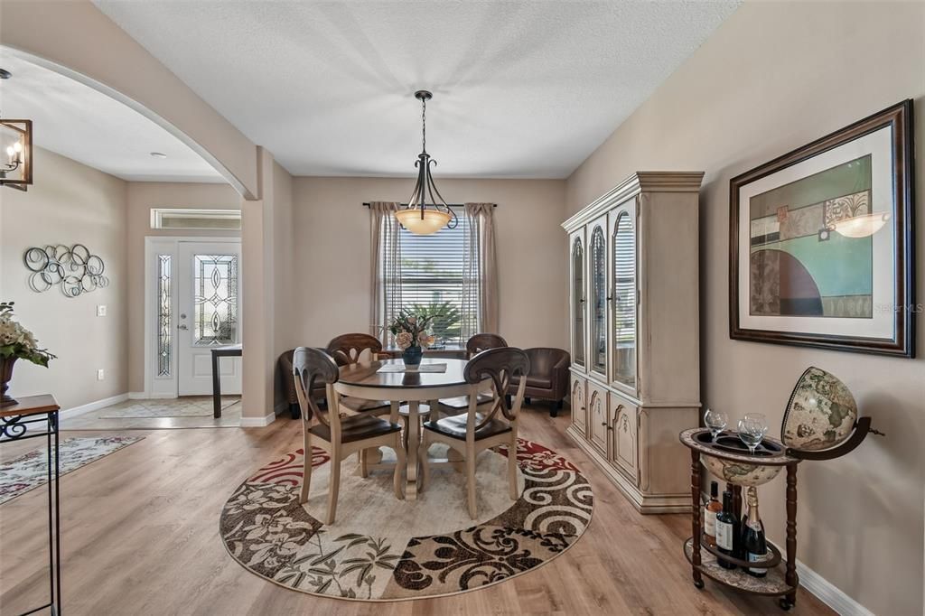 For Sale: $515,000 (4 beds, 3 baths, 2580 Square Feet)